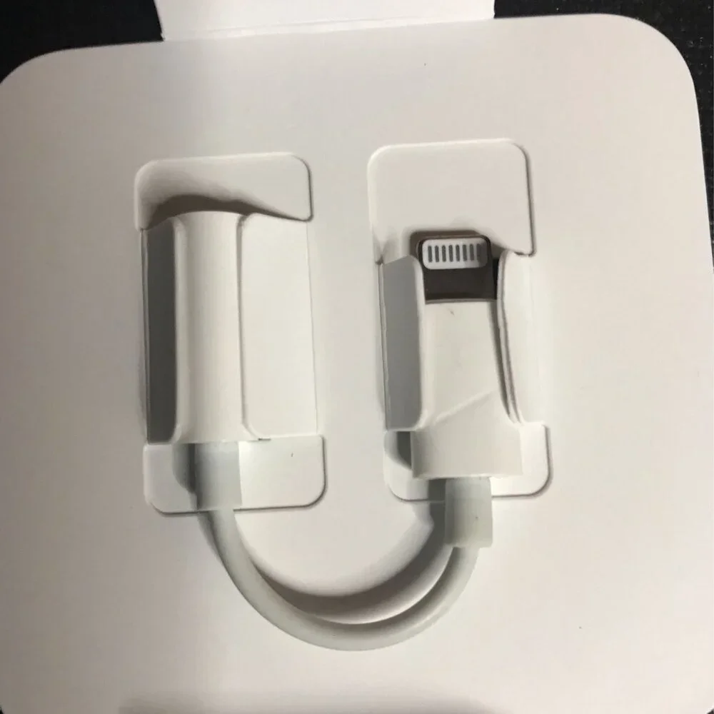 Original Apple Lightning to Headphone Jack Adapter